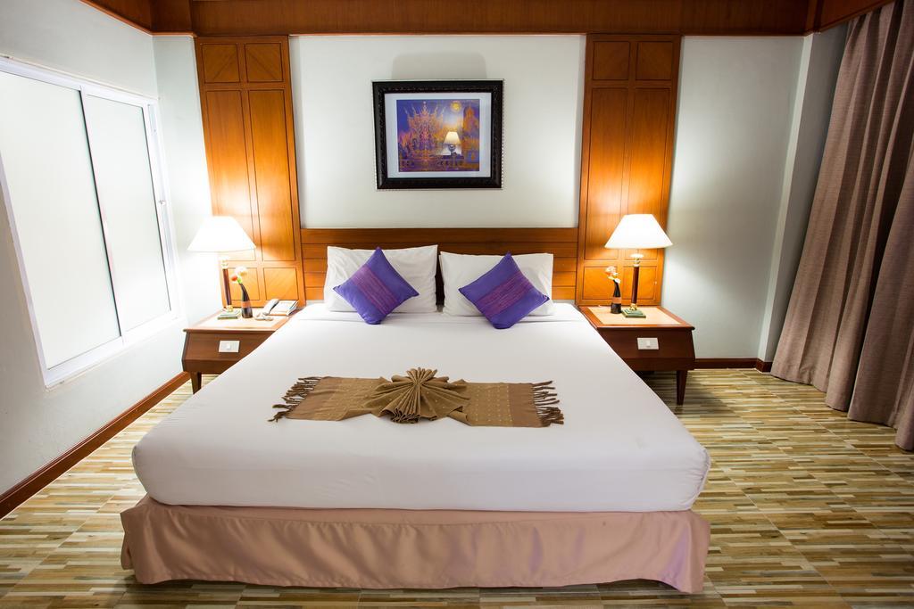 At Ayutthaya Hotel מראה חיצוני תמונה